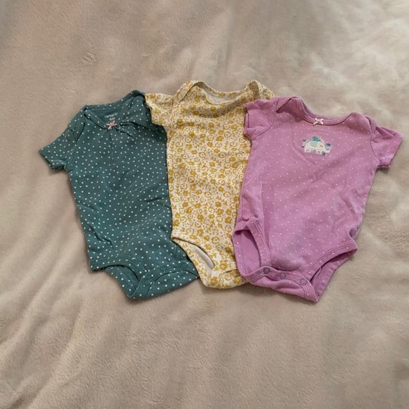 Bodysuit Lot Short Sleeve Snap Crotch Bodysuits Size 6 Month - Picture 1 of 16